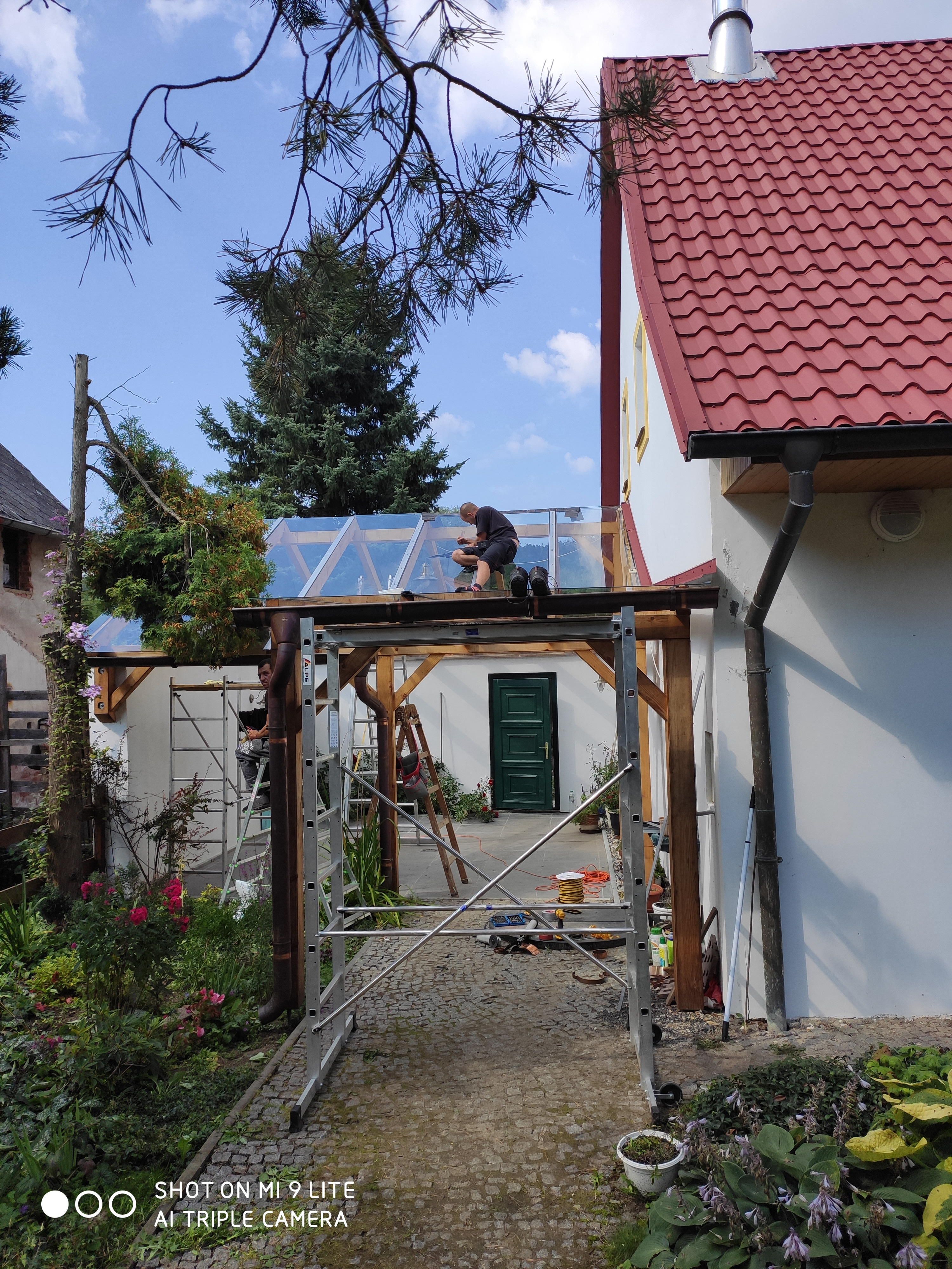 Skleněné zábradlí na balkón – bezrámová varianta